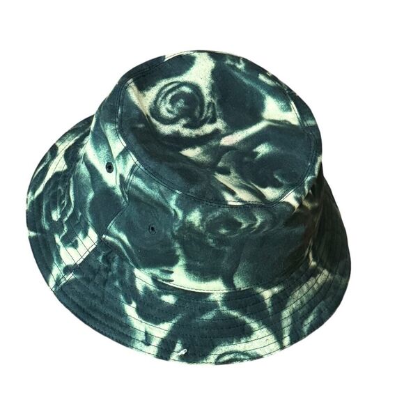 NWOT Burberry Rose Print Wax Bucket Hat SMALL